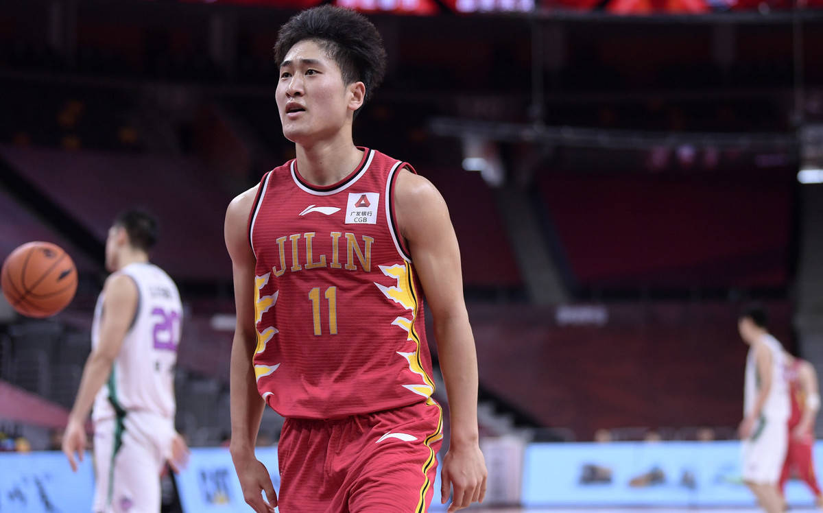 关于赛前法国杯焦点战，上海海港官宣签约，态度坚定，阵容厚度经受考验的信息